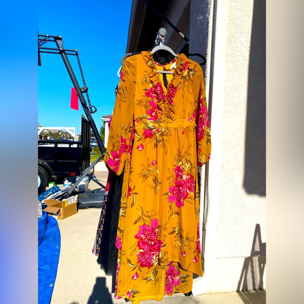 Maxi high, low dress long sleeved floral print